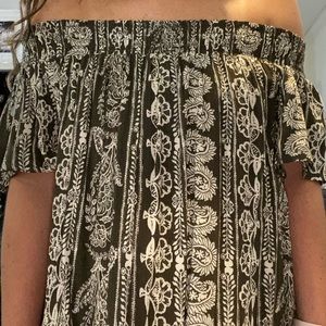 cute off the shoulder top!!